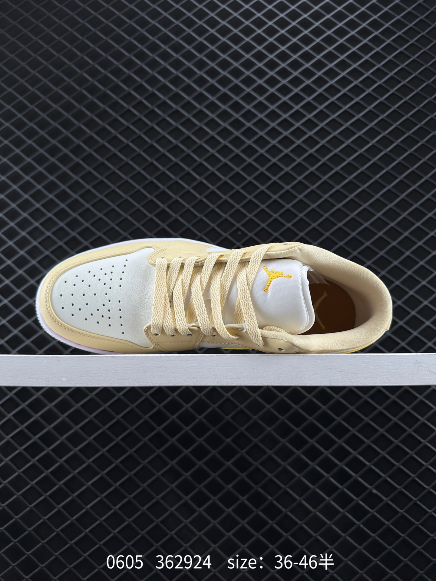 Nike Wmns Air Jordan 1 Low”White Wolf Grey“